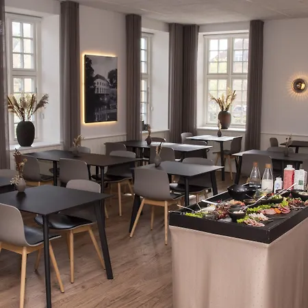Skivehus Hotel 3*